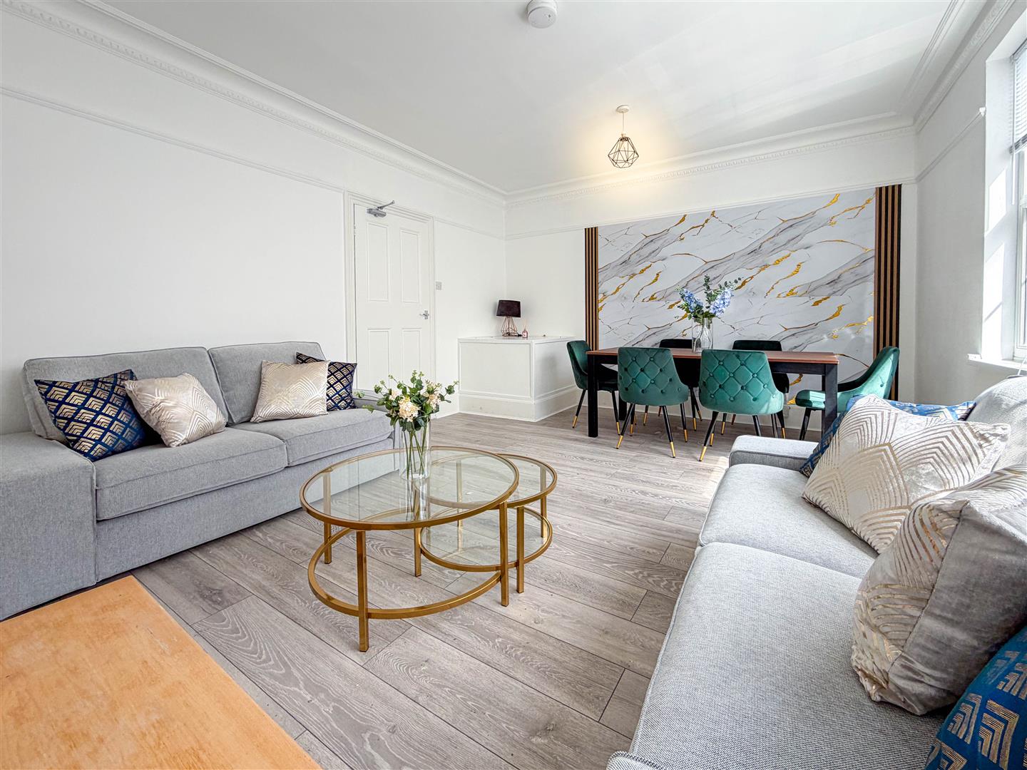 4 bed property in Strutton Ground, London